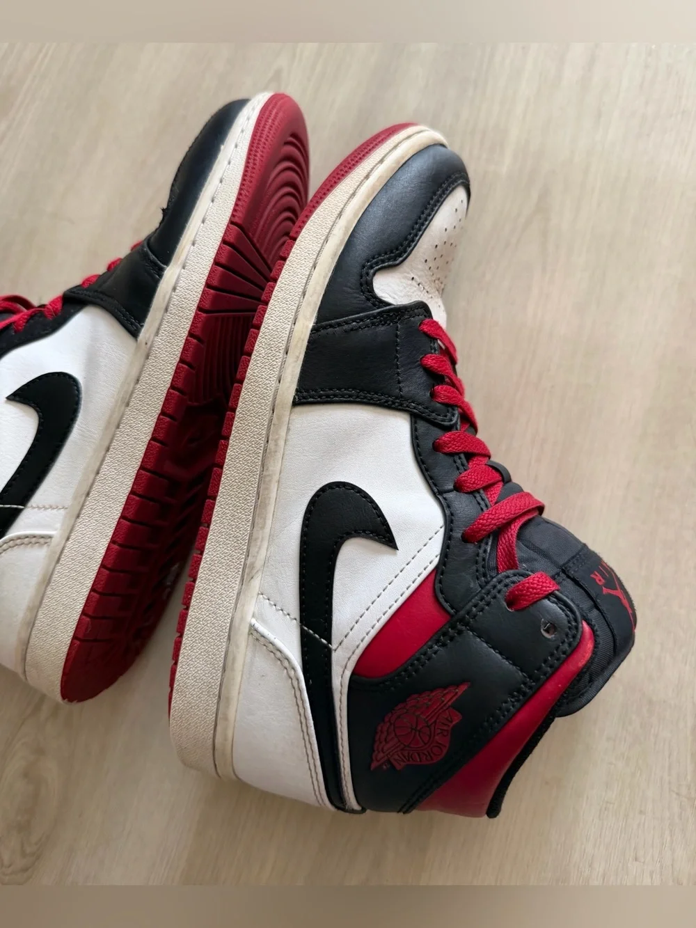 Jordan Air Jordan 1 Mid Gym Red Black Toe White Red Black DQ8426-106 Sz 7.5